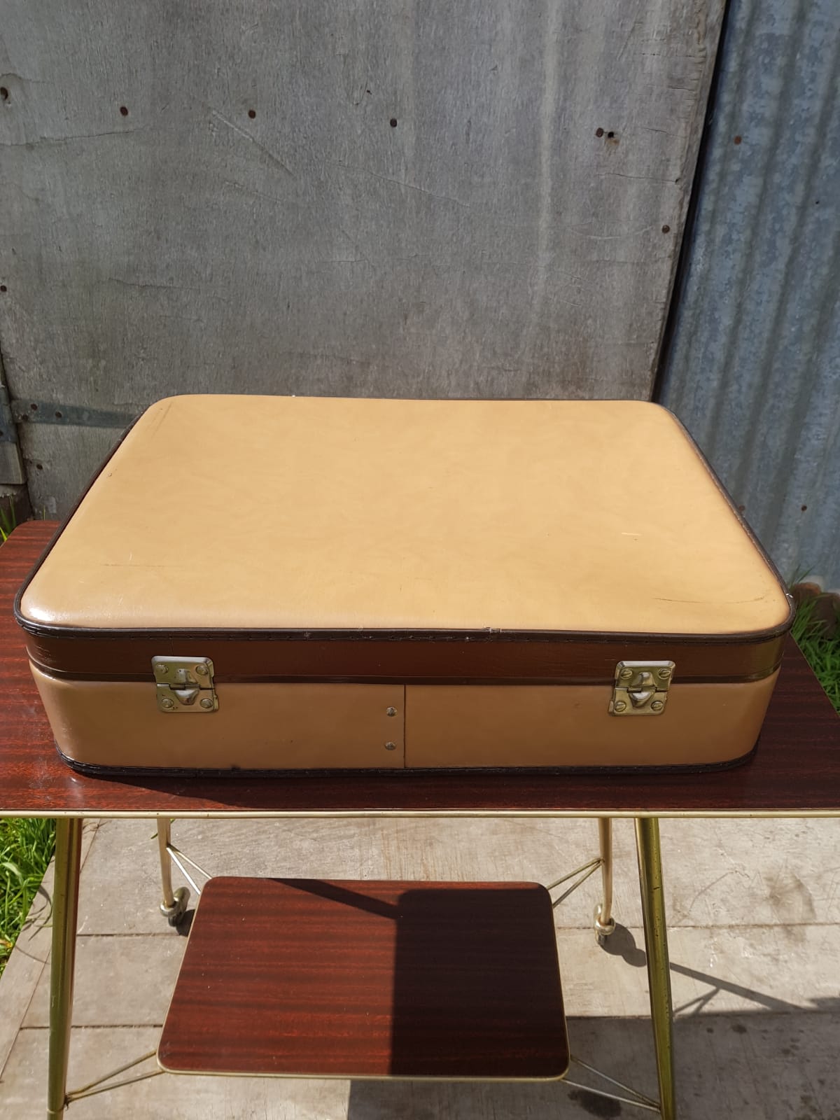 Paire ancienne valise carton marron & beige avec anse bakélite vintage
