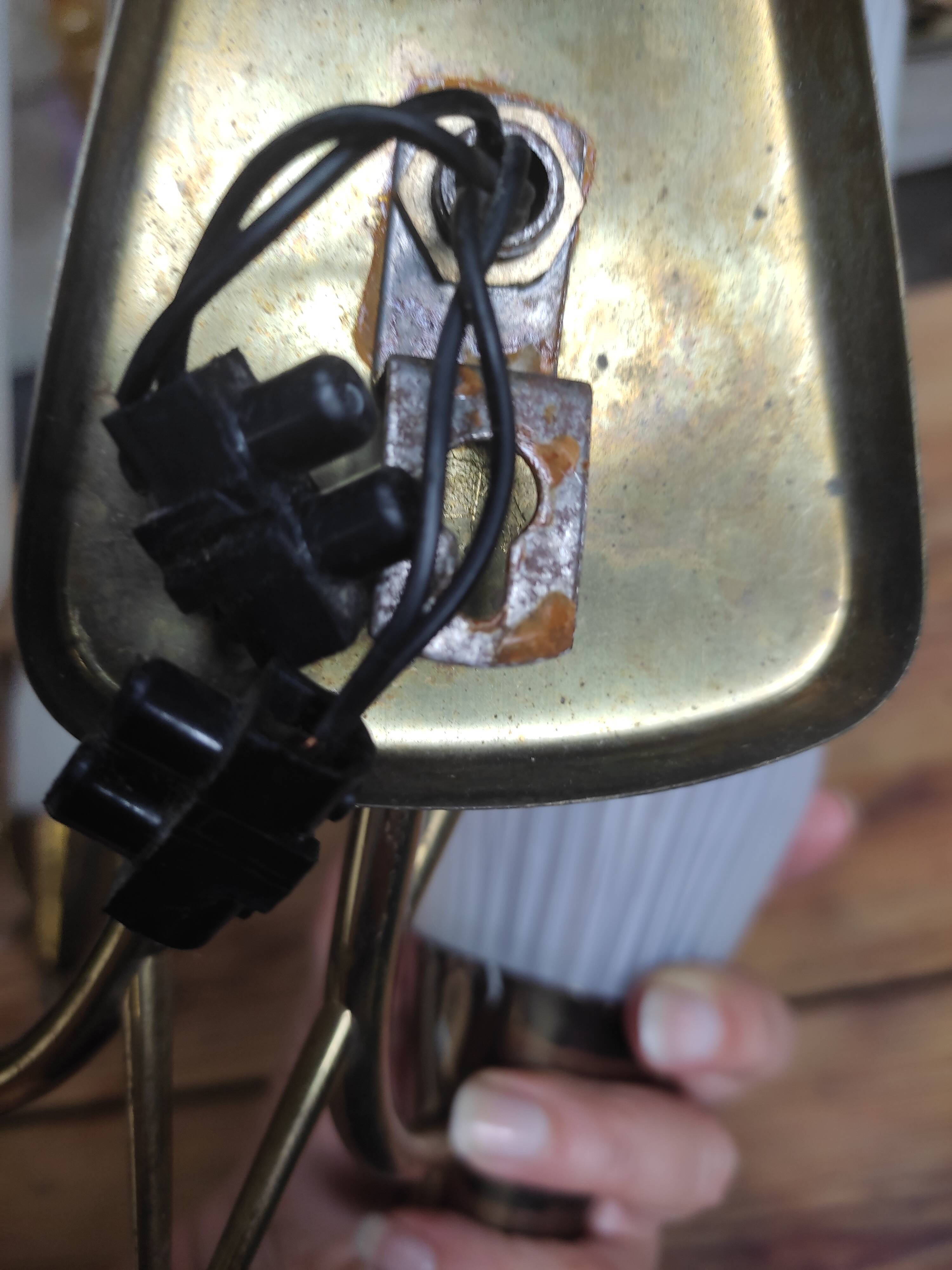 Duo of double appliques in brass and opalines