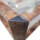 Table basse années 80 en métal gainé imitation loupe de noyer.