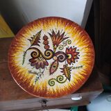 Old plate signed Maurice Fouillen Quimper