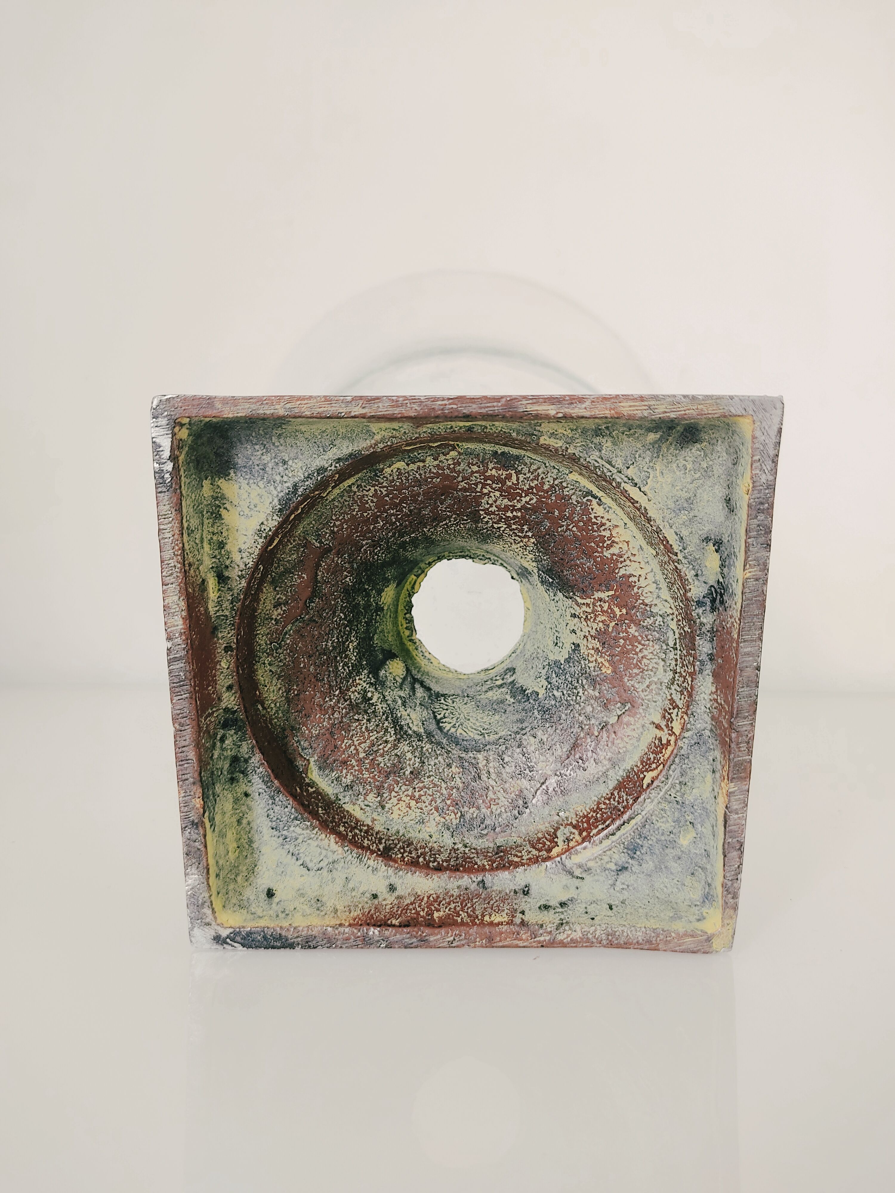 Metal foot glass vase