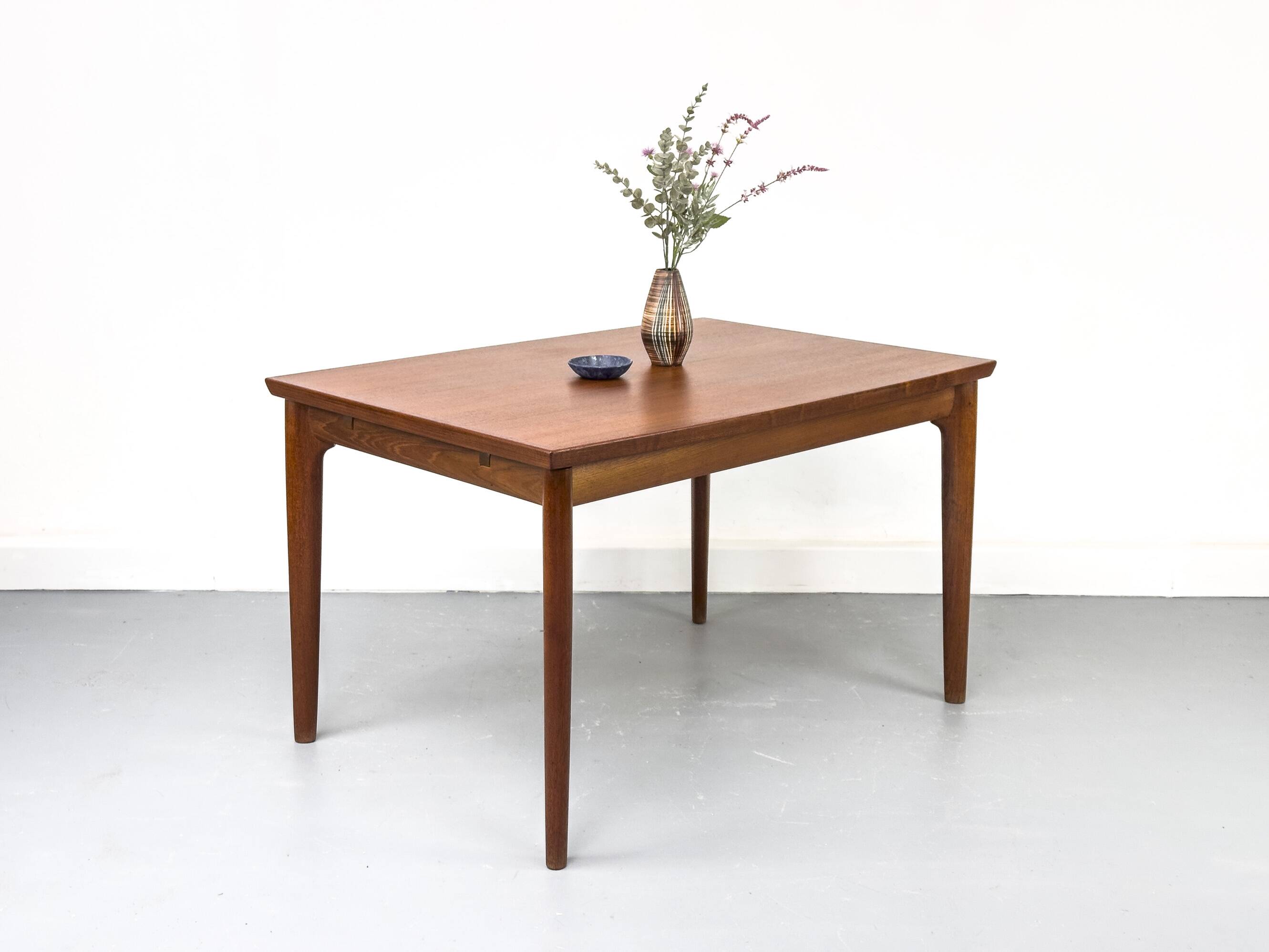 Table extensible en teck par Grete Jalk pour Glostrup, 1960