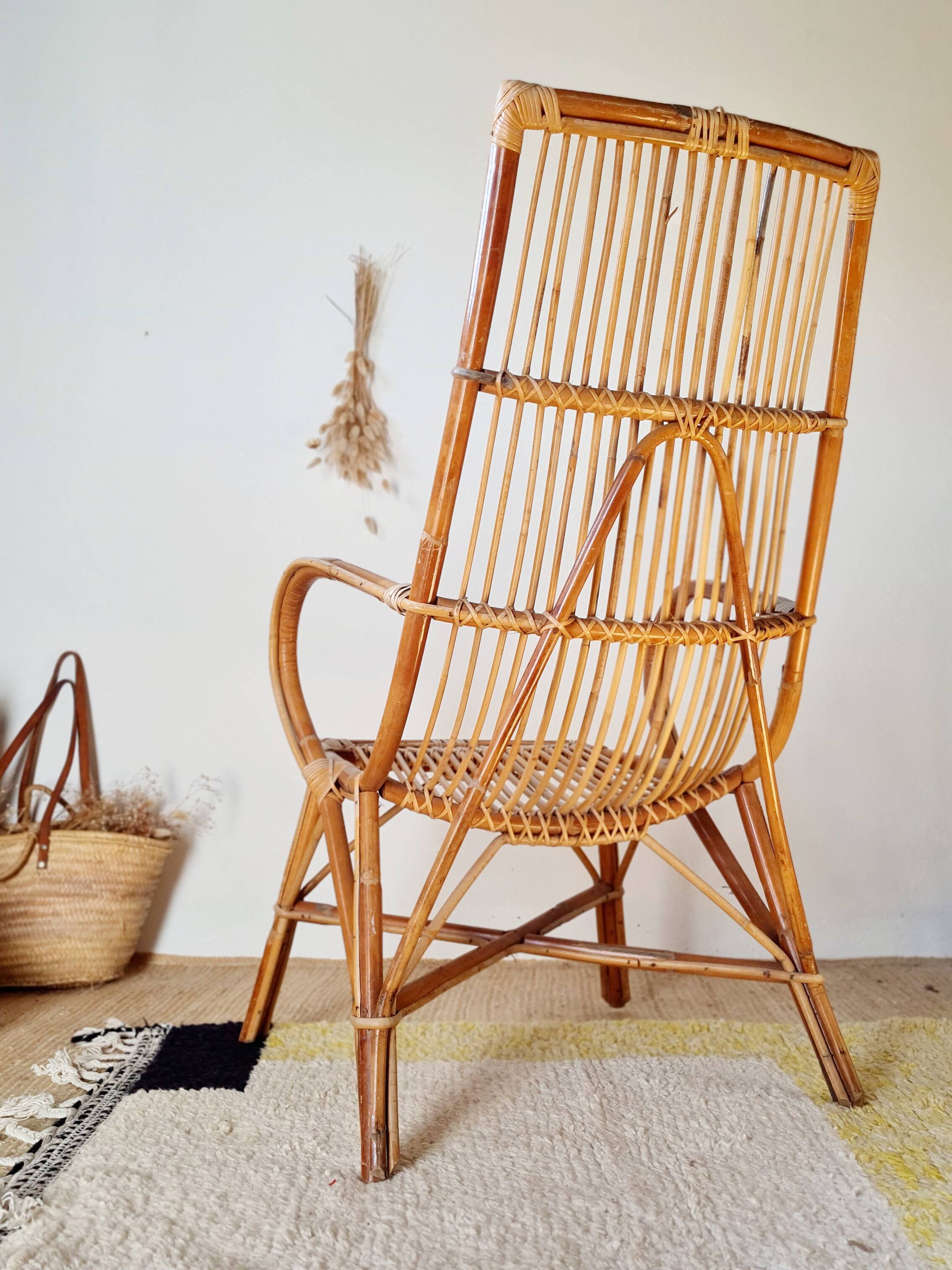 Fauteuil ancien en rotin large dossier