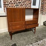 Scandinavian window dresser