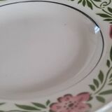 Set of 8 vintage earthenware plates