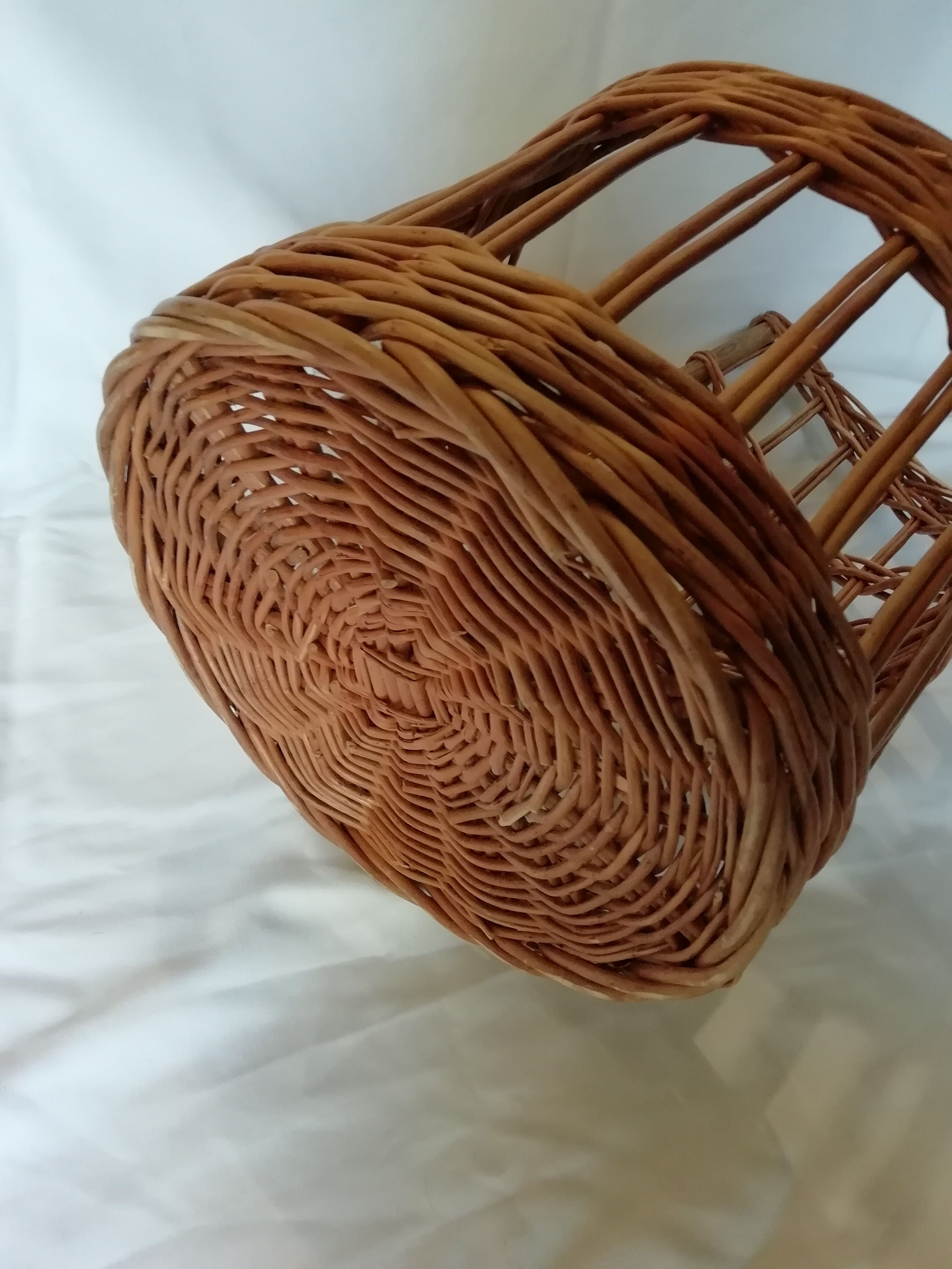 Baker's wicker bread basket in perfect condition