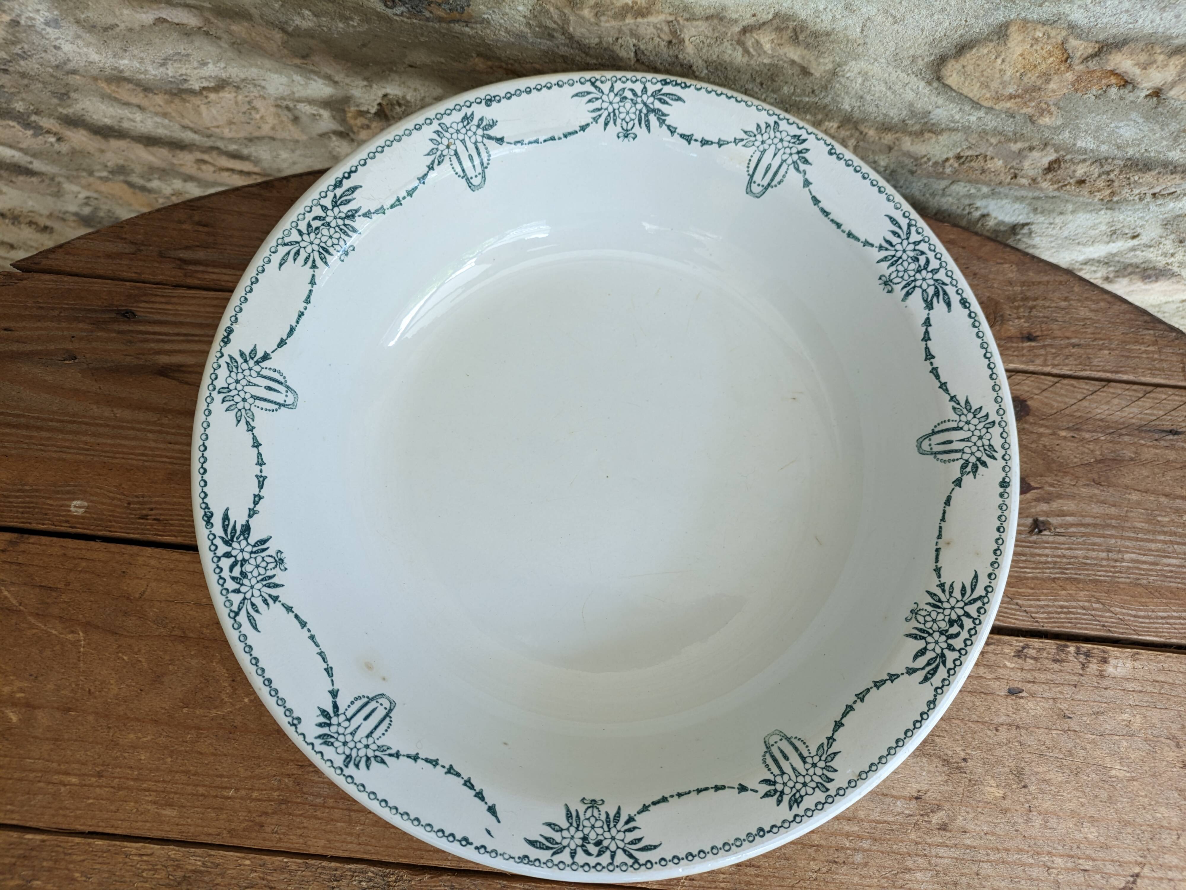 Ancien plat de service creux en céramique Moulin des loups & Hamage modèle Graciela