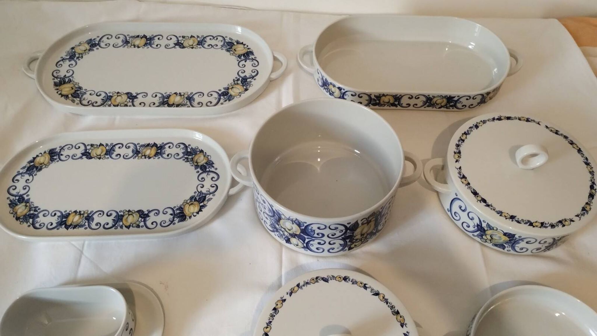 Villeroy and Boch dinner service from the 70s