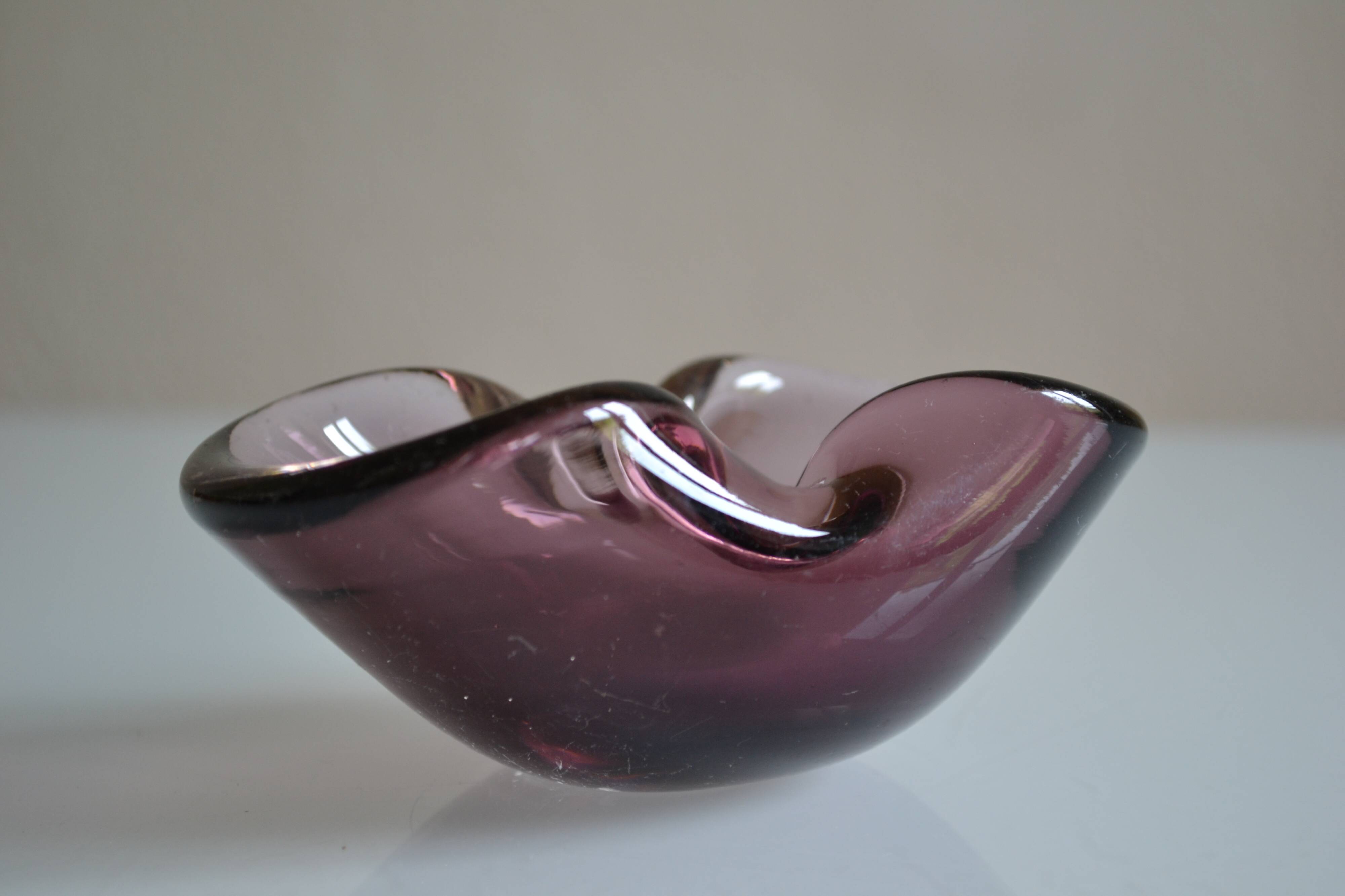 60s ashtray or empty pocket, purple Murano glass, Italy