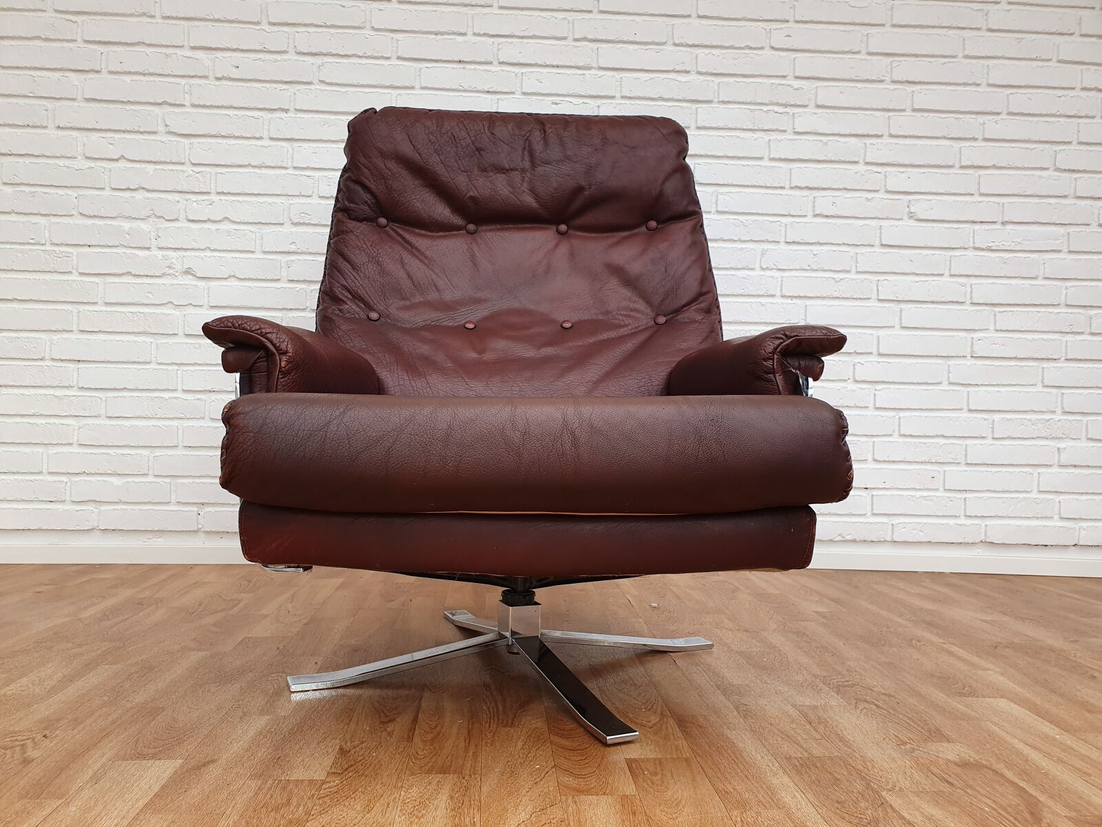 Fauteuil suédois Arne Norell des années 70