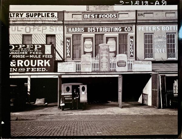 Louisiane (1938) Entrepôts Publicitaires au Bord de l’Eau - Walker Evans
