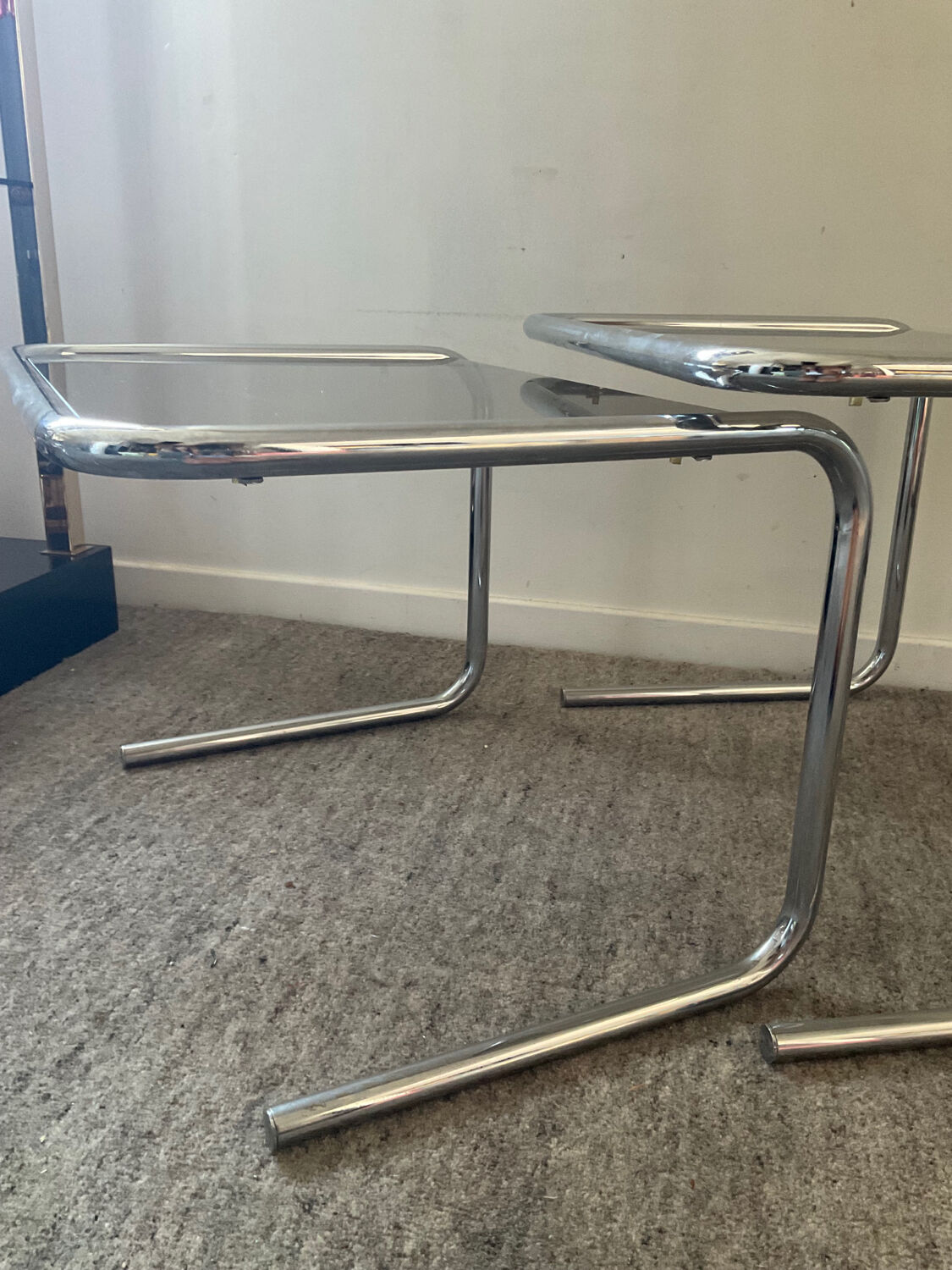 Series of 3 vintage nesting tables from the 60s and 70s