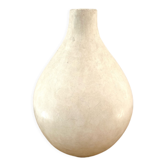 White vase in tadelakt