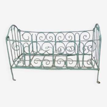 Children's bed, wrought iron bench