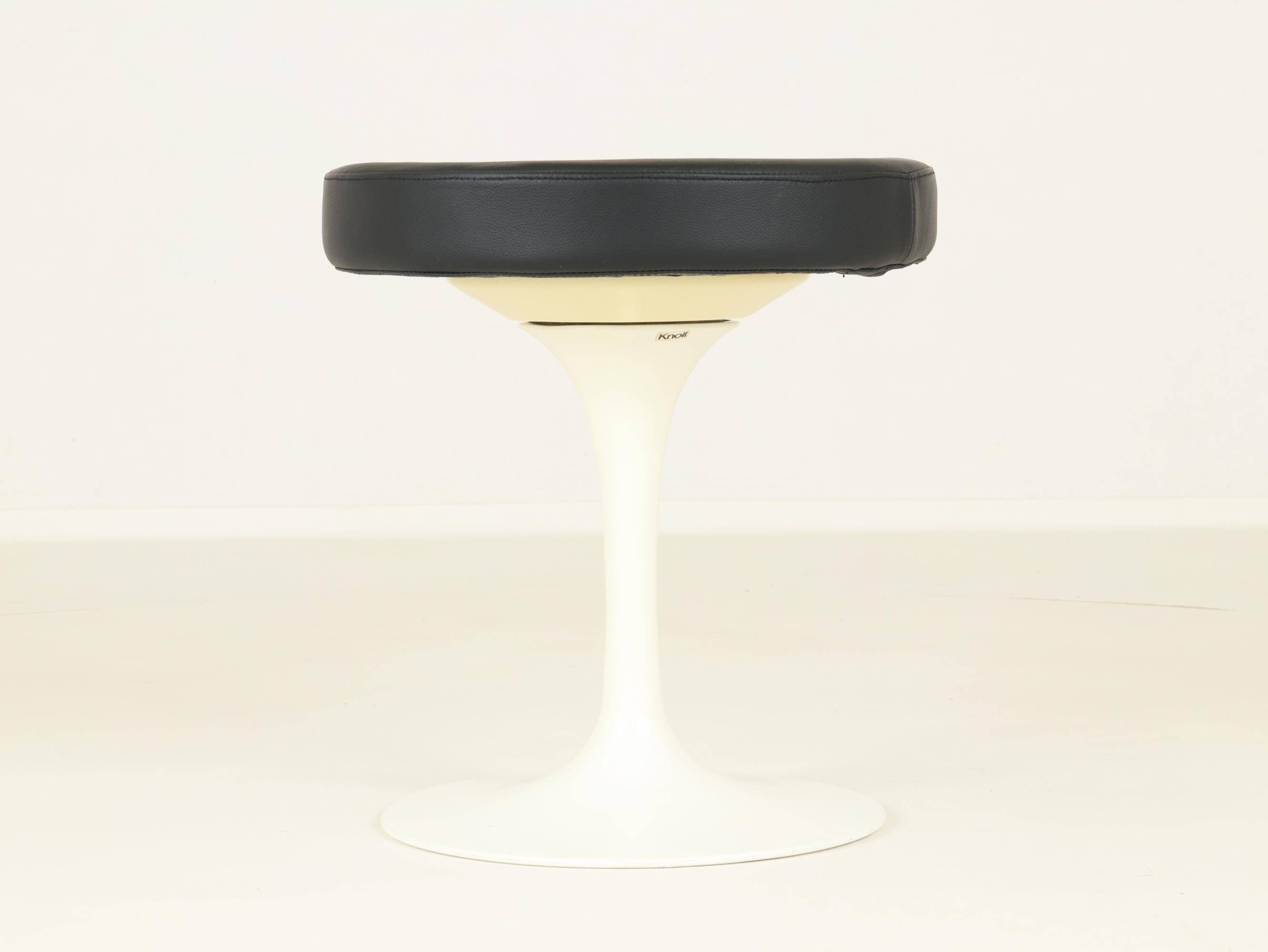 Side Chair or Stool by Eero Saarinen for Knoll 1960s