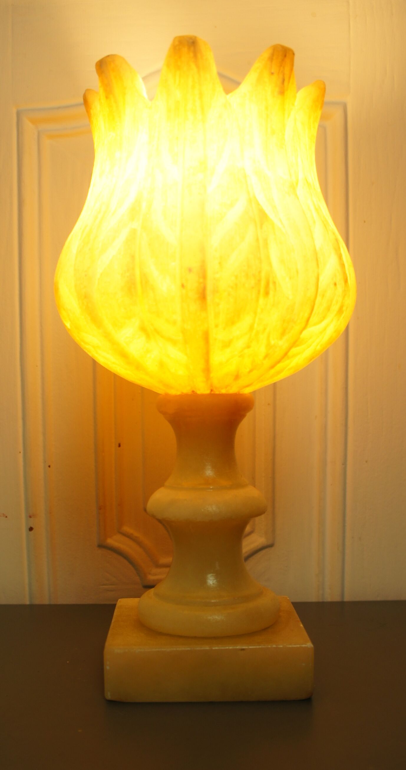 "Tulip" lamp in travertine/cut stone