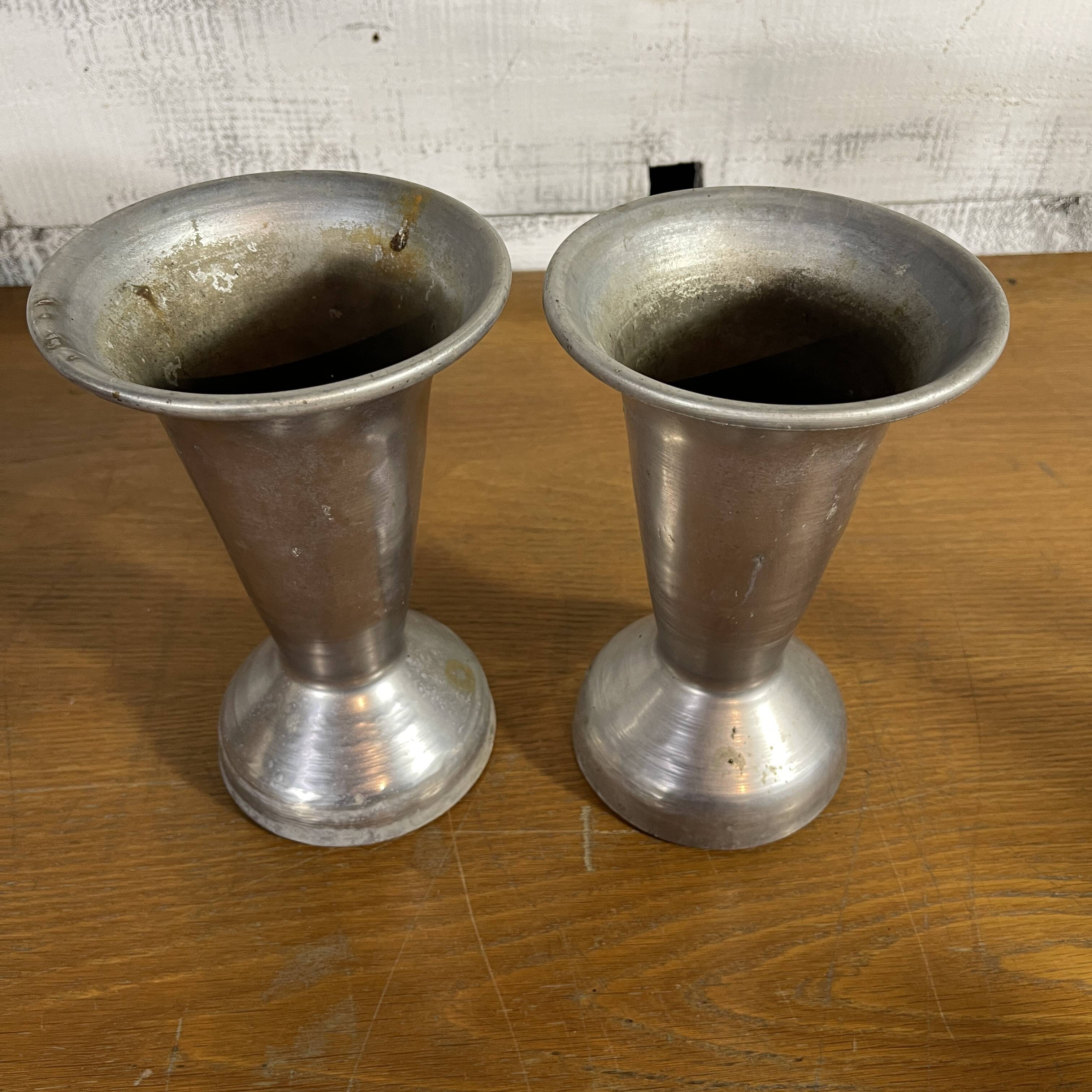 Paire de vase en alu