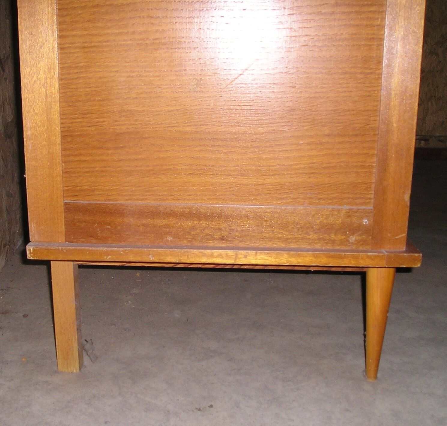 Walk-in wardrobe to ice 1960