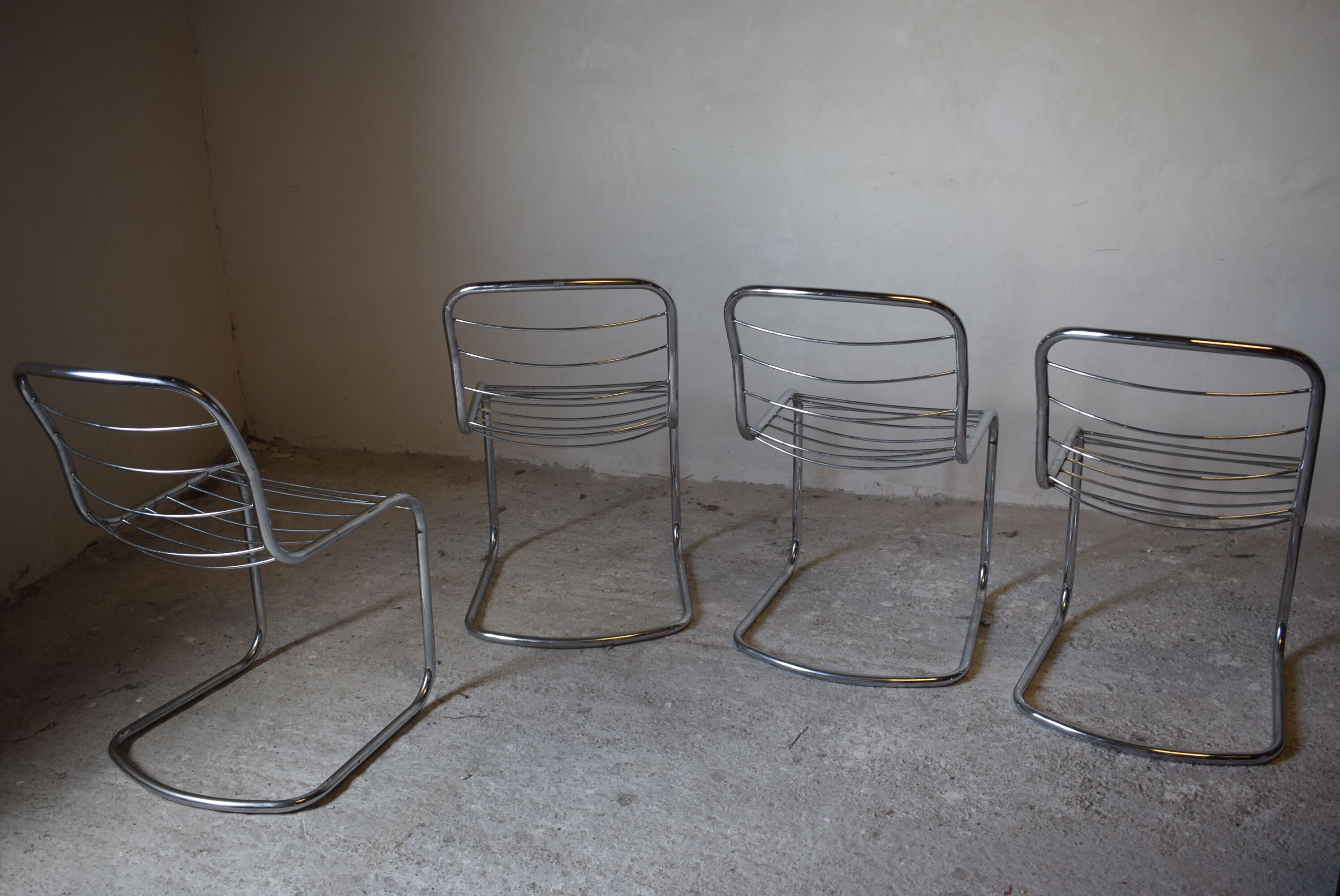Series of 4 chairs Cidue 1970