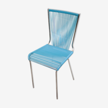 Chaise scoubidou bleu vintage
