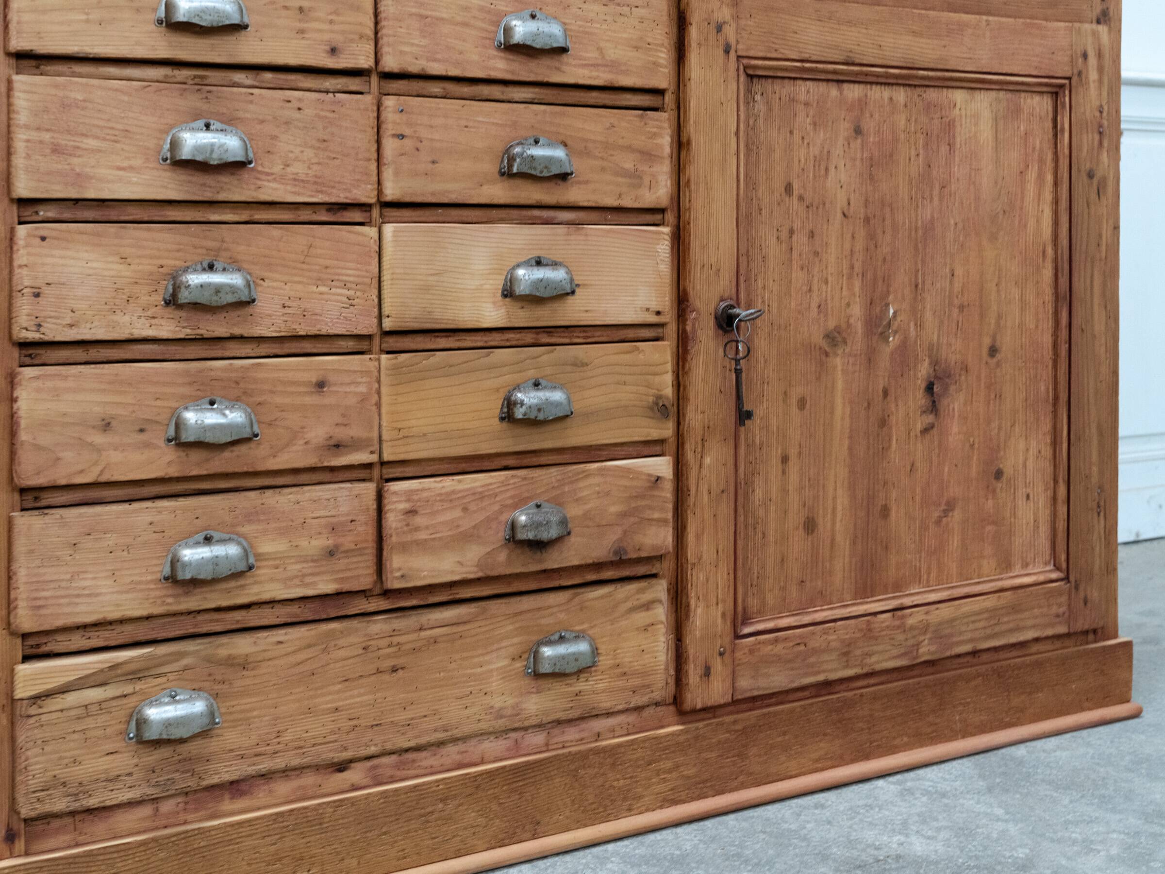 Old workshop furniture from 1930 in fir wood.
