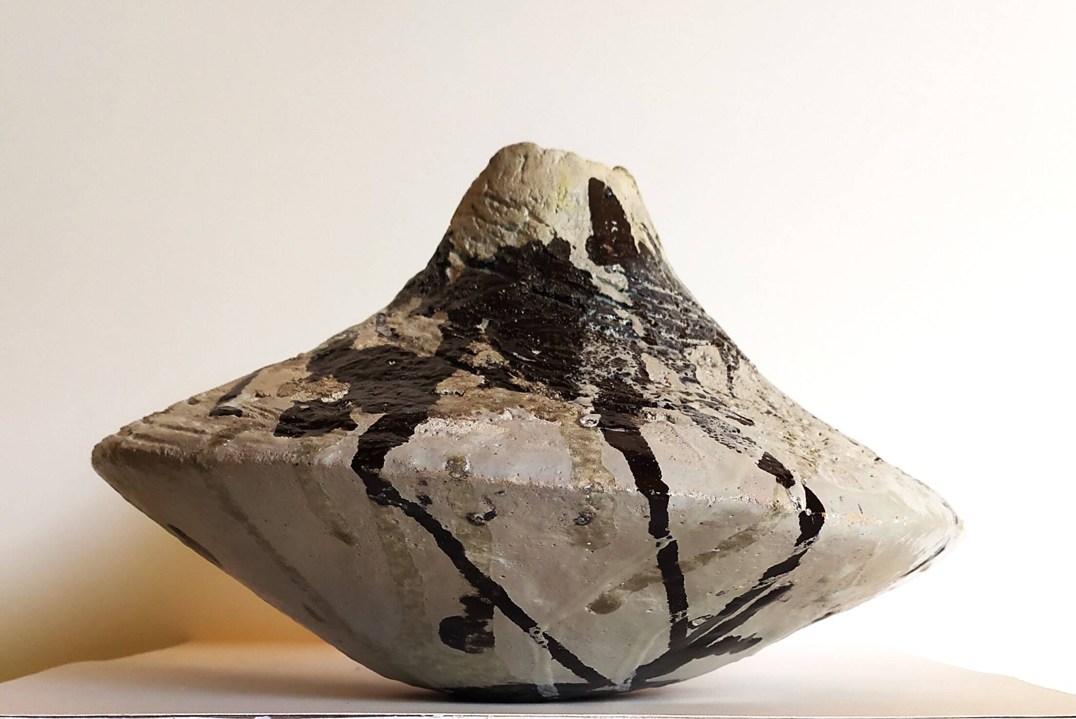 Tev Volcano Vase on the Akoun side