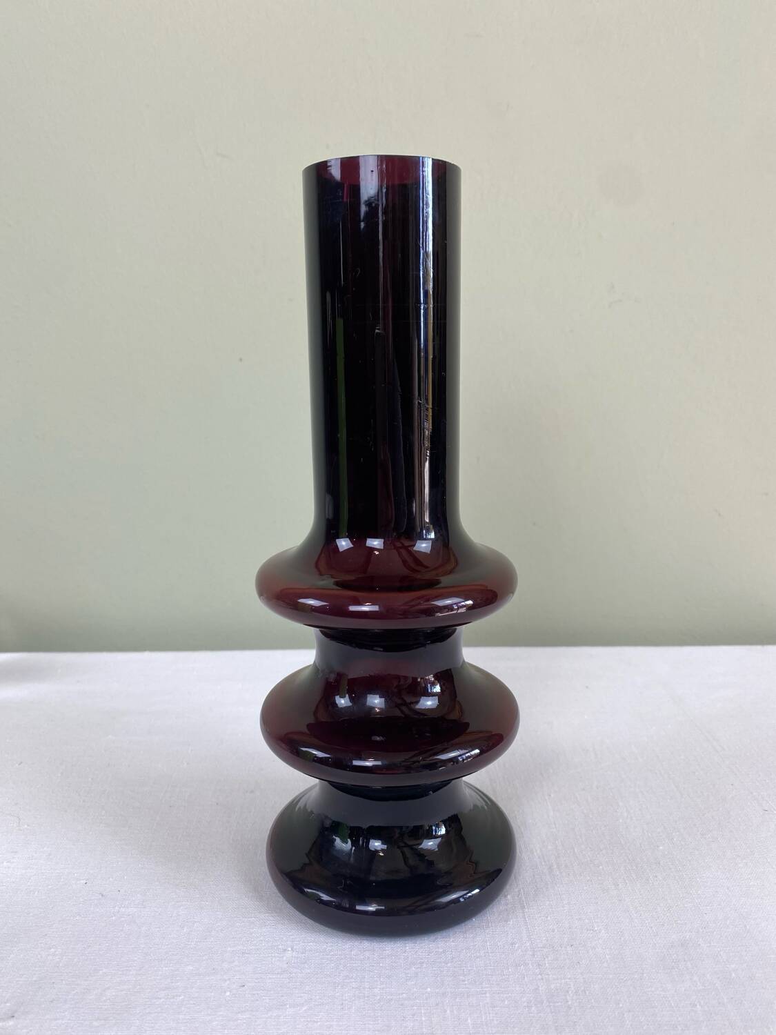Vintage design glass vase