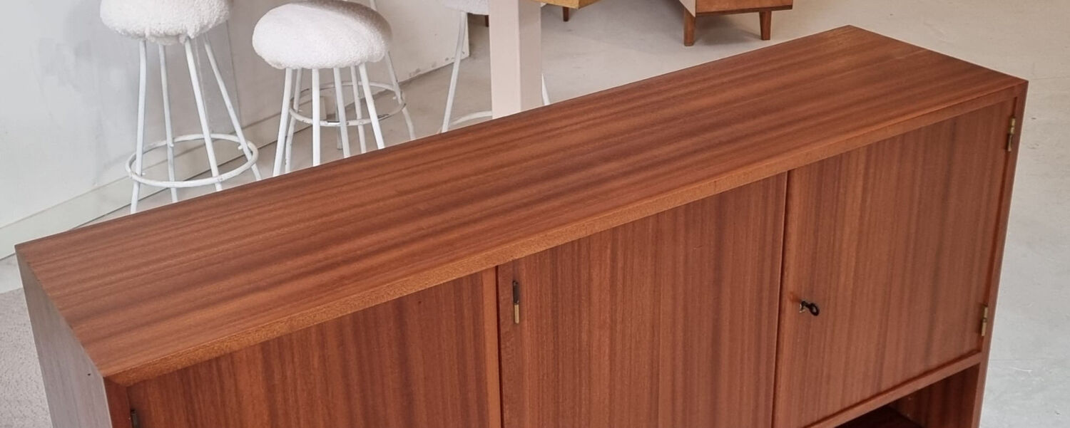 Armoire du milieu du siècle