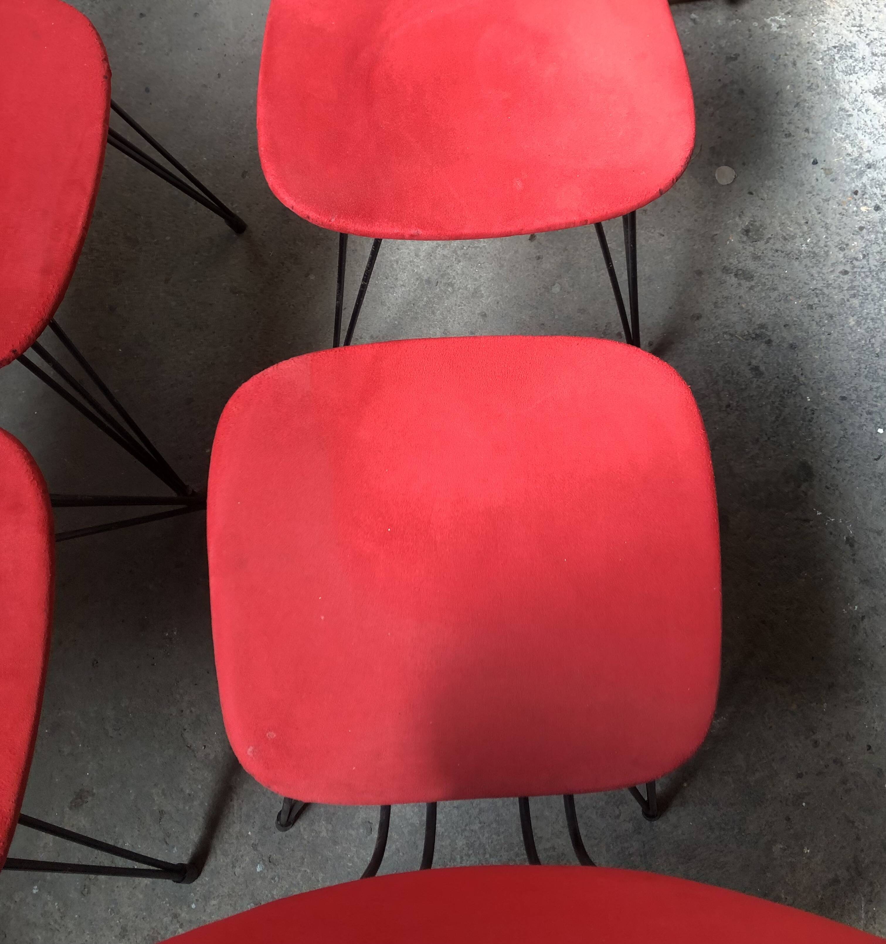 Chaises rouges vintage années 60