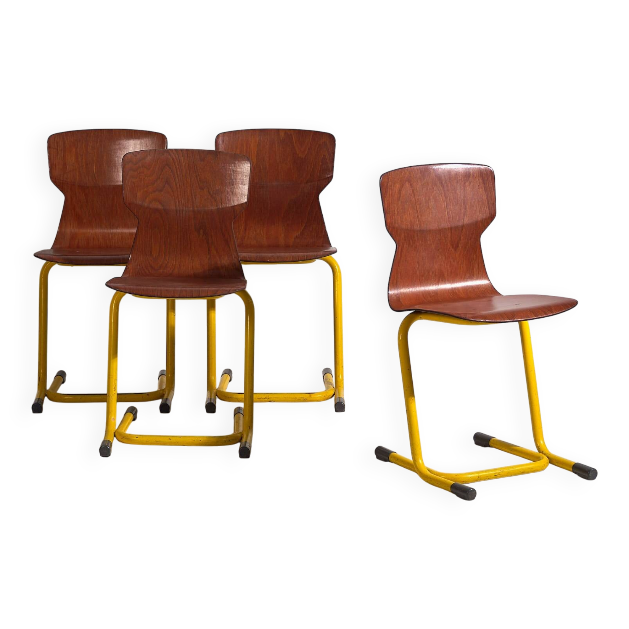 Retro yellow dining chairs (circa 1950). Set of 4 pieces.