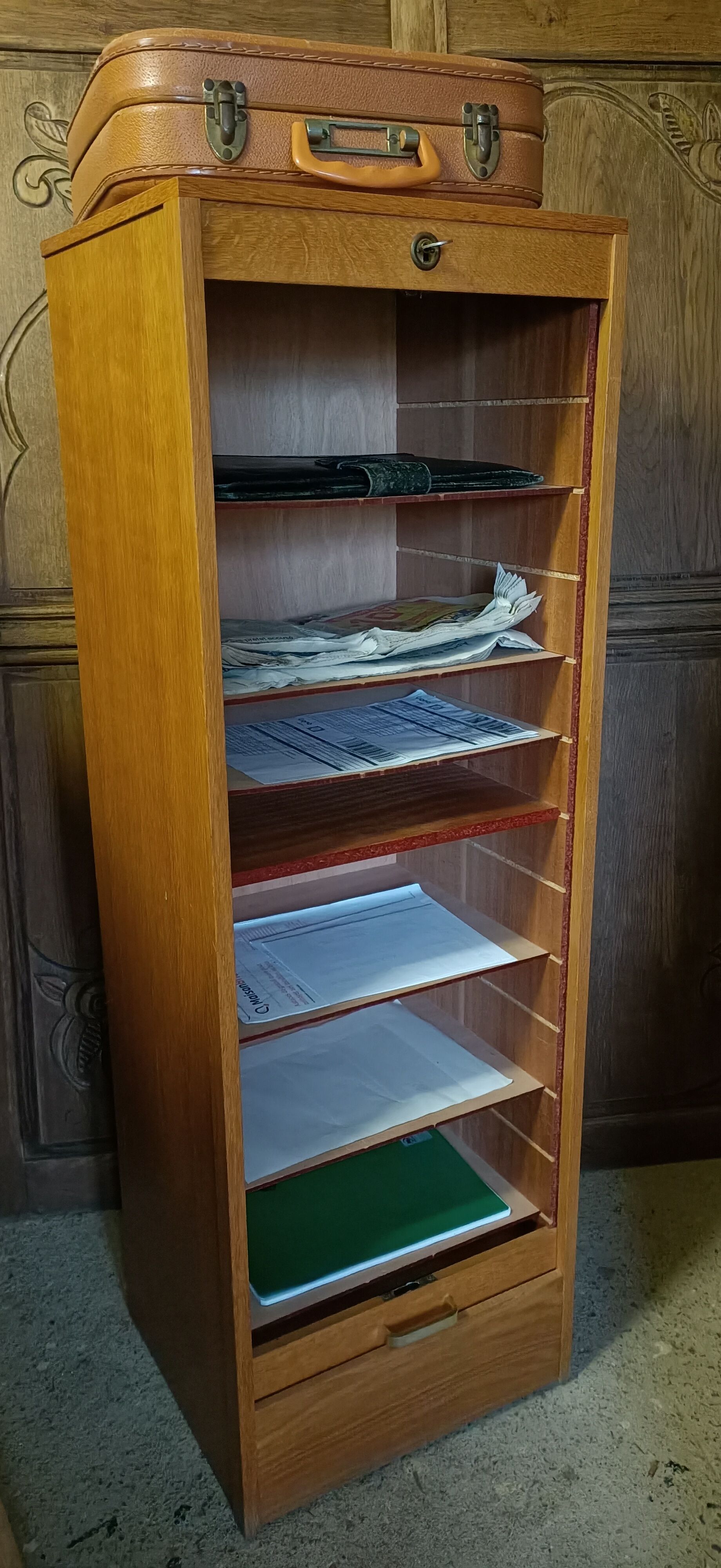 Vintage curtain binder