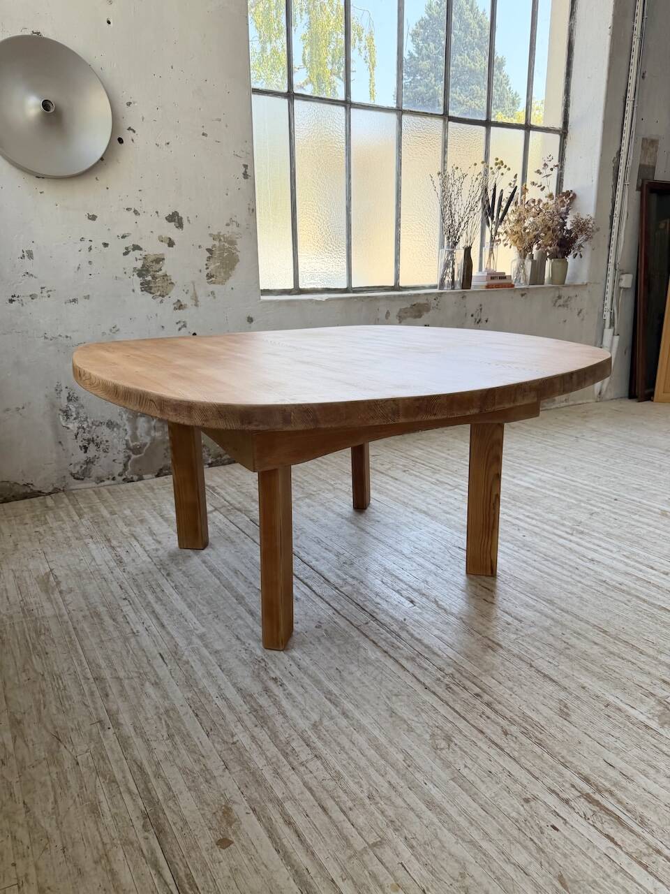 Round XL constructivist table