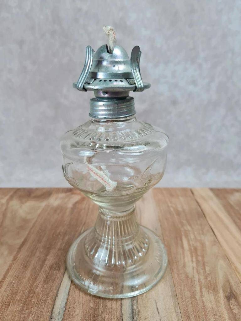 Antique glass oil lamp, dove decoration, An Qing China