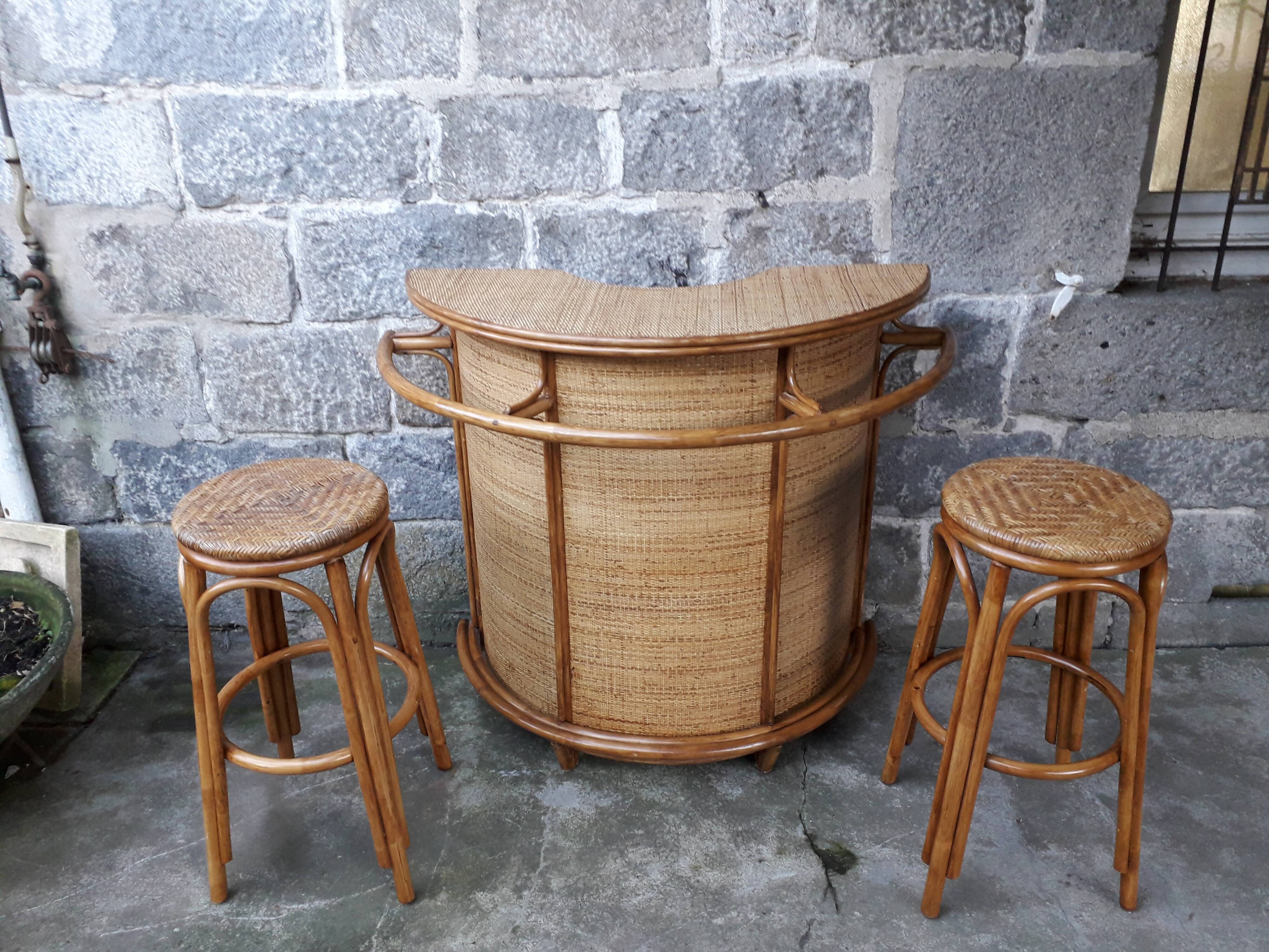 Bar en rotin vintage & ses tabourets