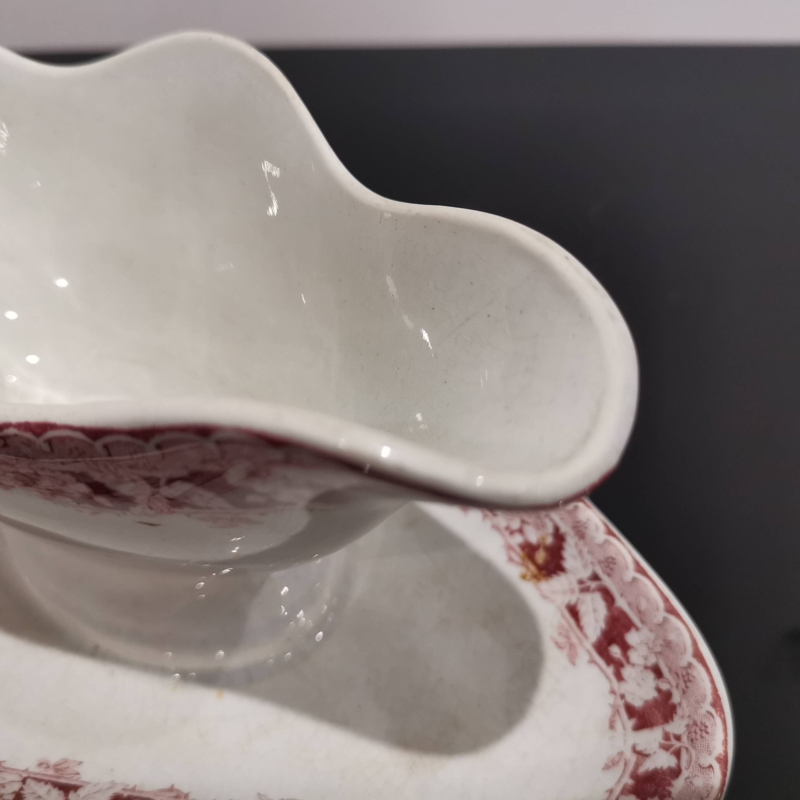 Iron earth gravy boat Moulin des Loups and Hamage Nord, red mulberry