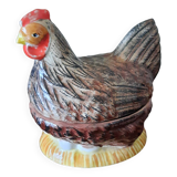Poule terrine en barbotine signée M. Caugant