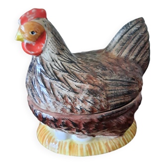 Poule terrine en barbotine signée M. Caugant