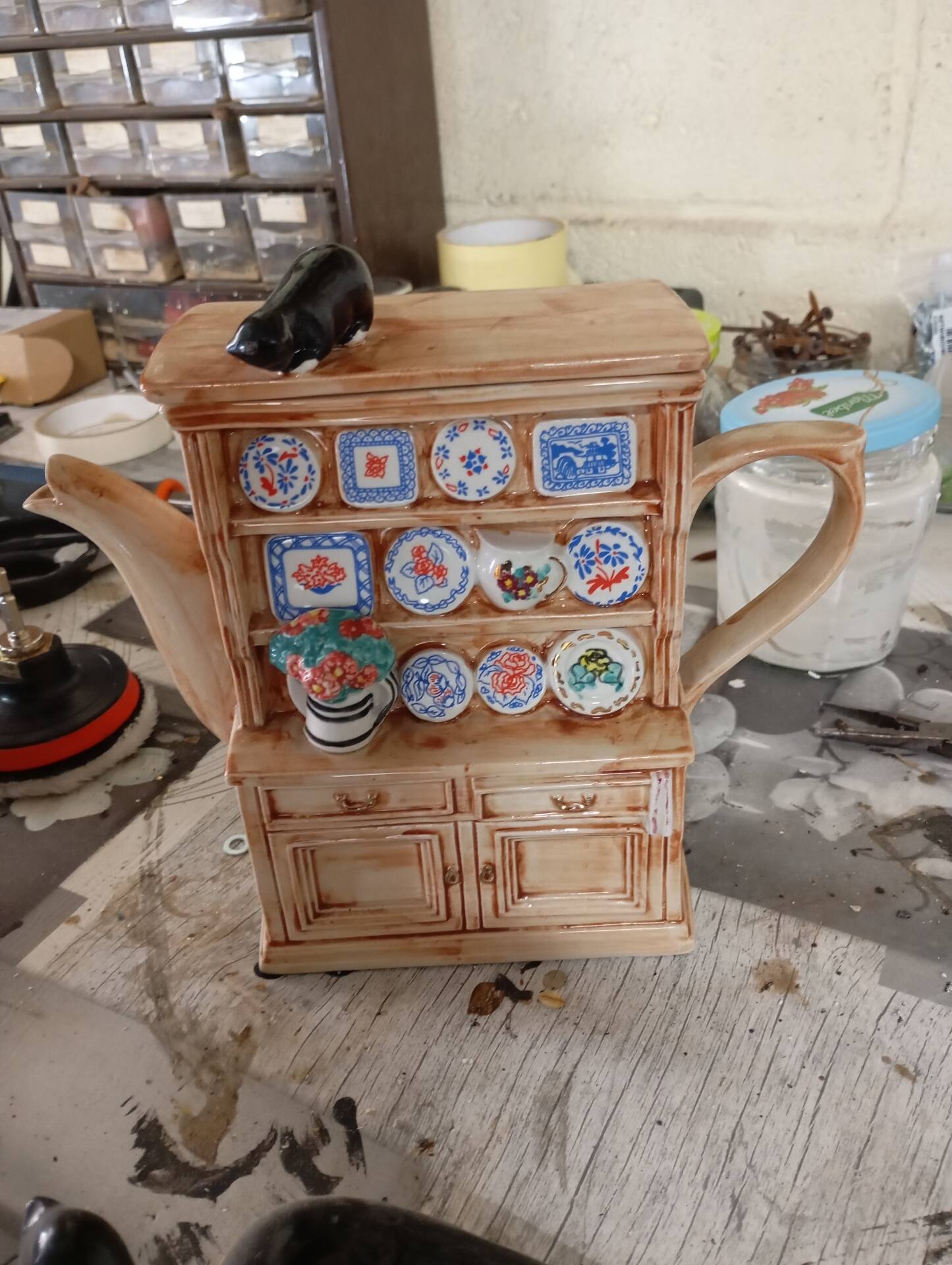 Vintage teapot in the shape of an English dresser with a cat – Swineside C