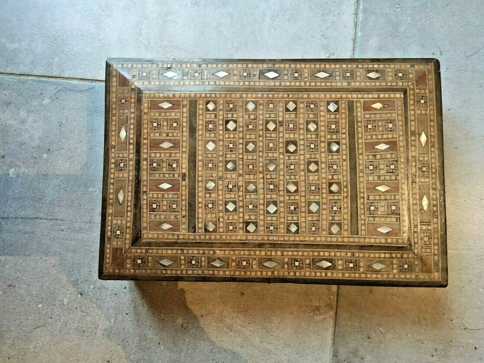 Branded wooden box, mother-of-pearl inlay, Syrian