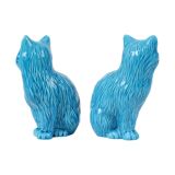 Paire de statues de chats émaillés bleus en céramique chinoise