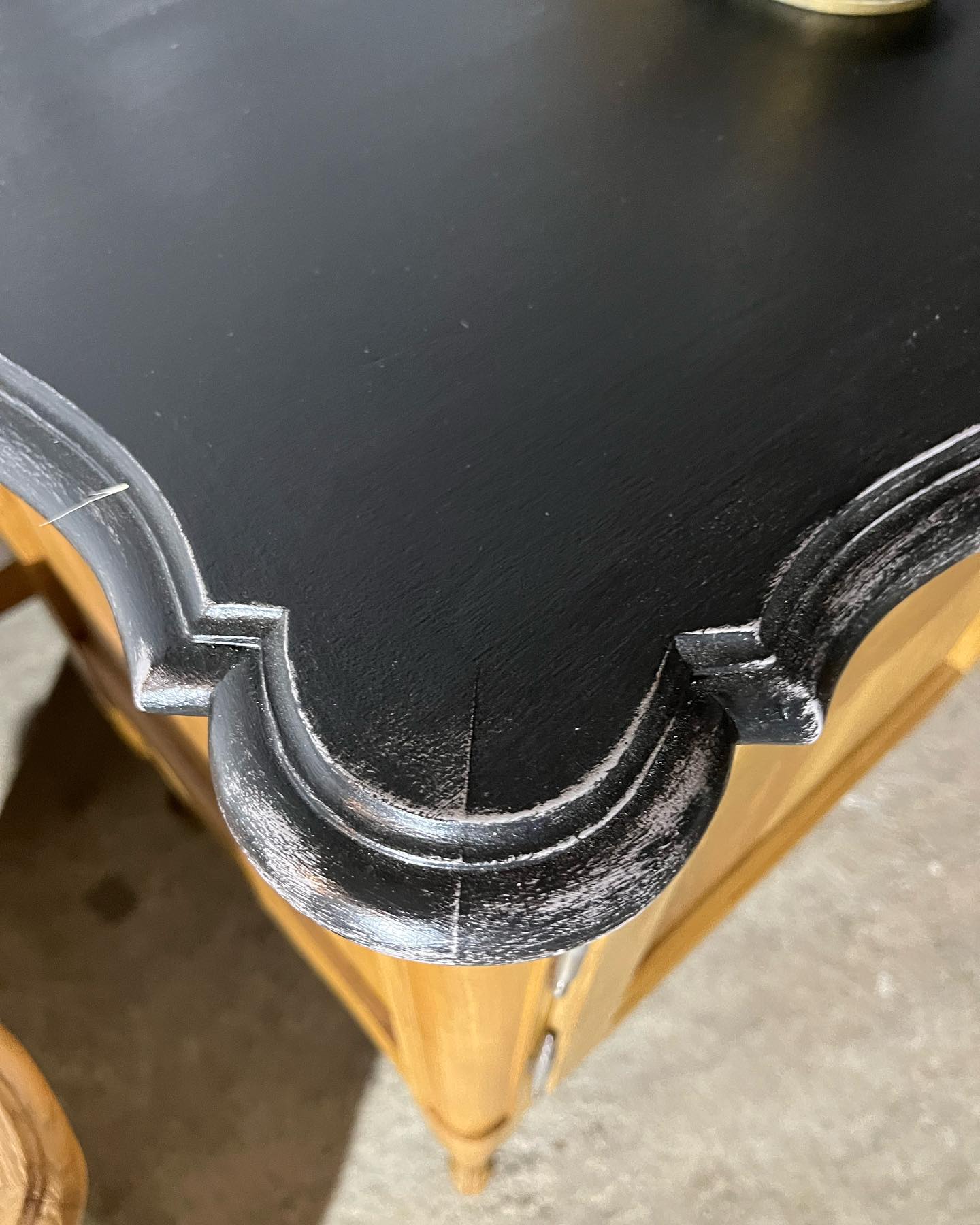 Buffet 2 doors in solid cherry louis XV style