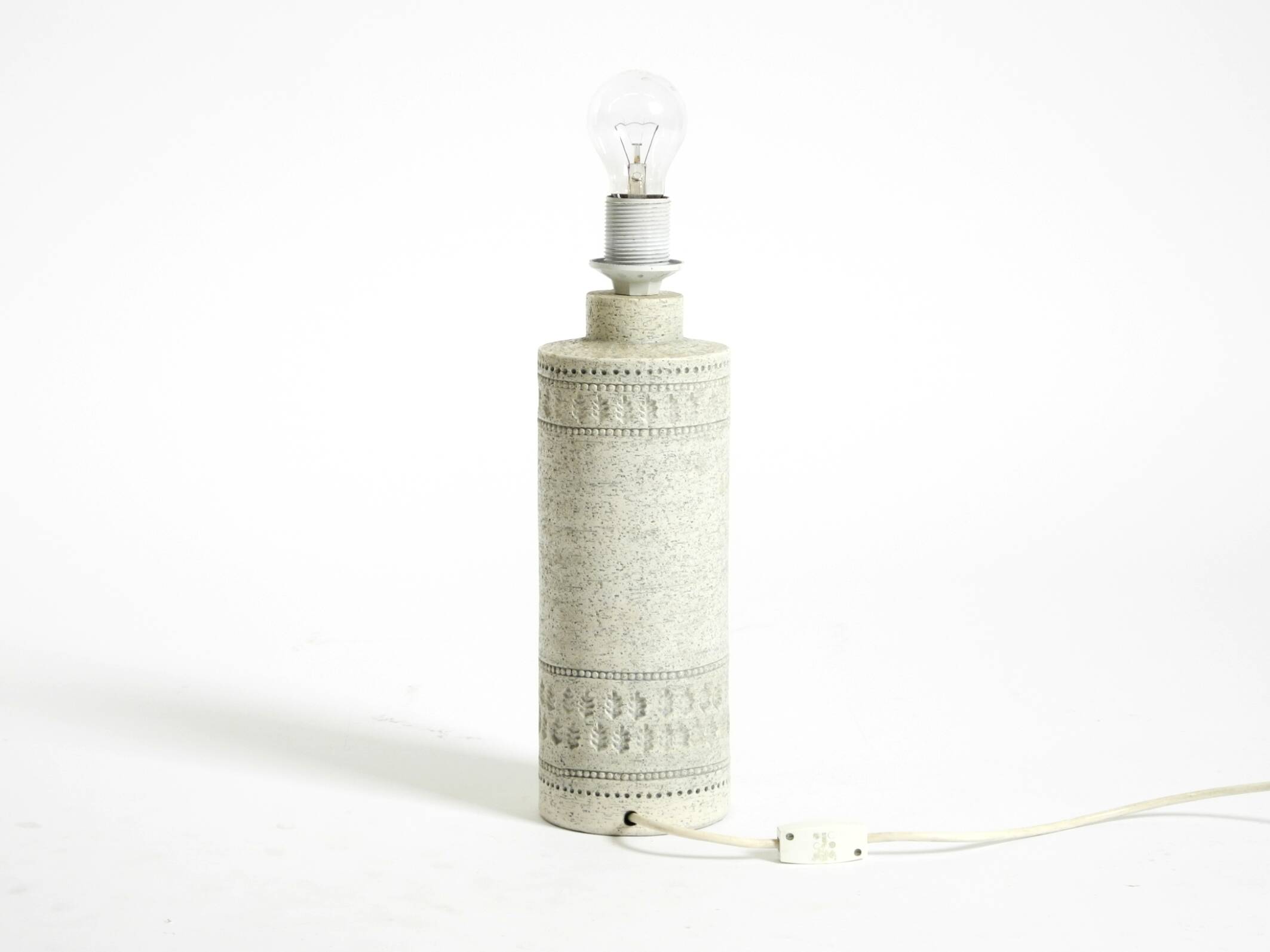 1960s white Rimini ceramic table lamp by Aldo Londi for Bitossi Italy