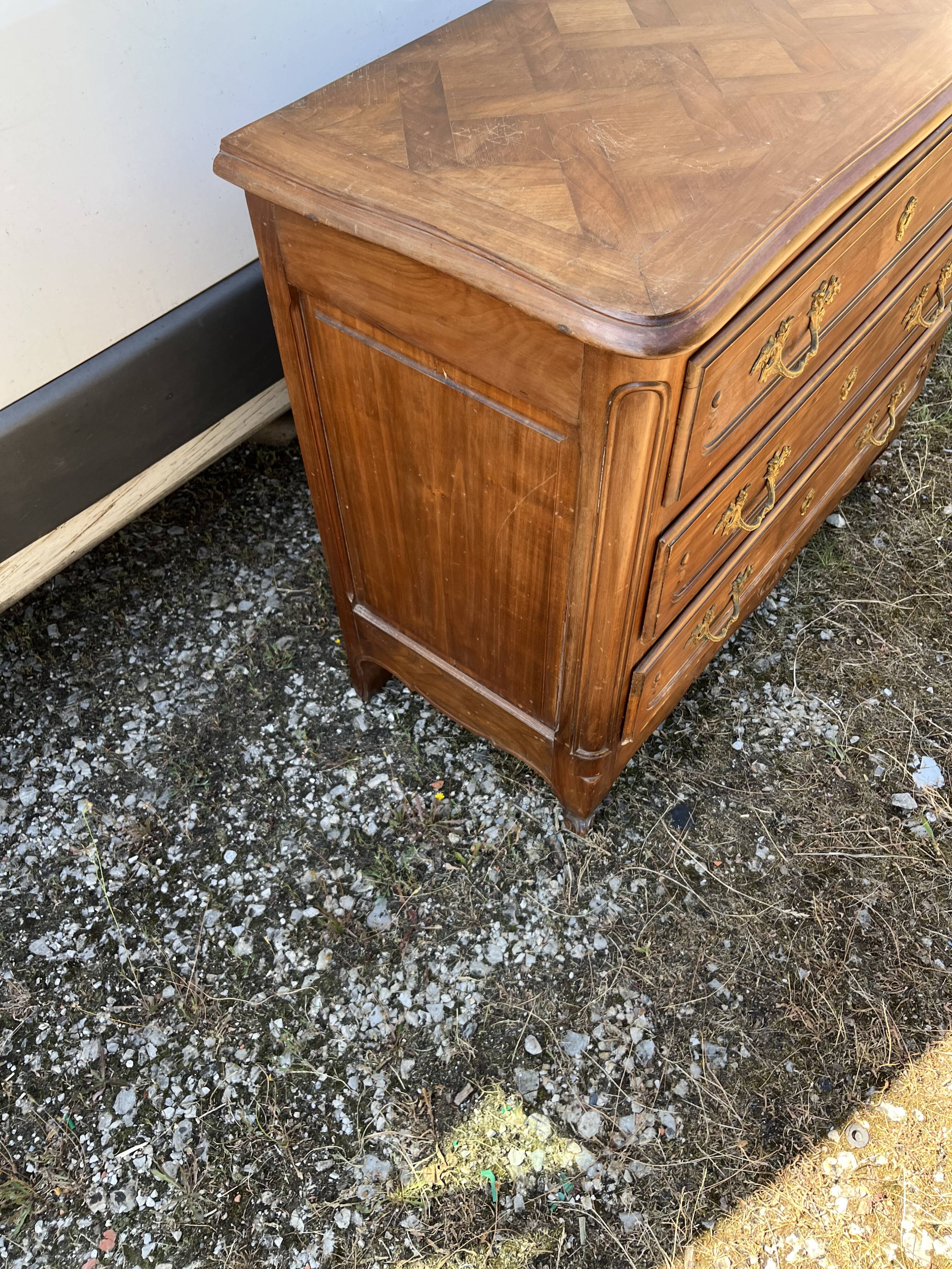 Commode style Louis XV