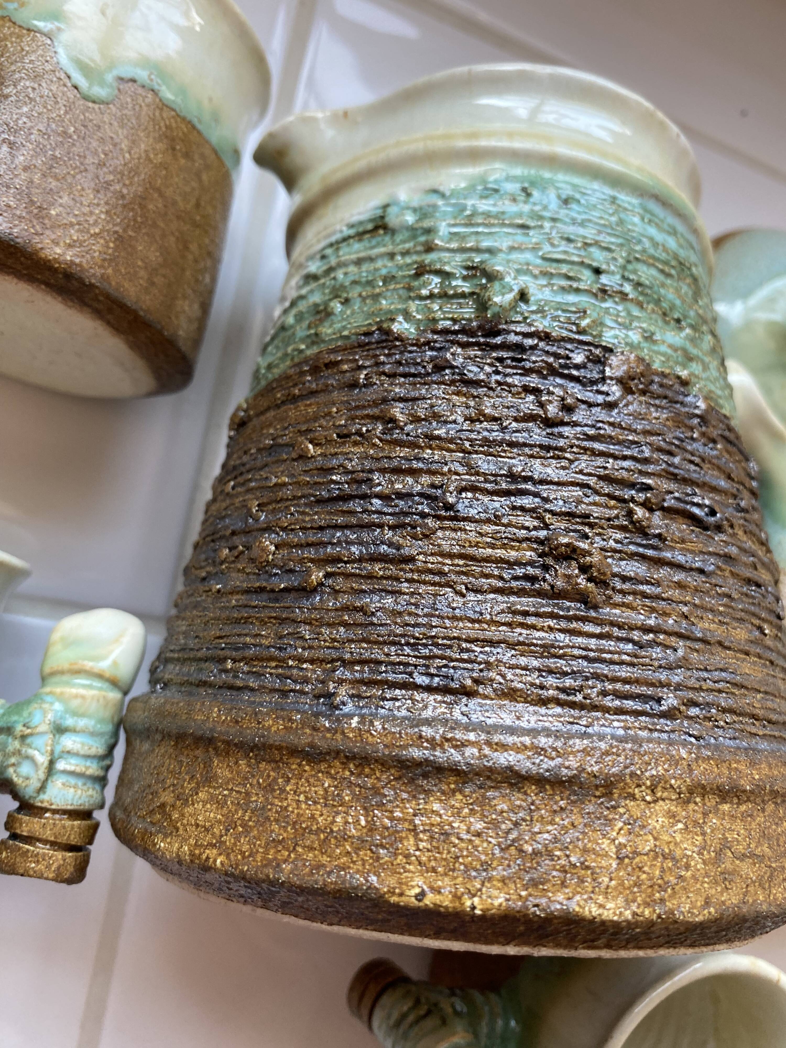Cafetière, tasses céramiques organiques