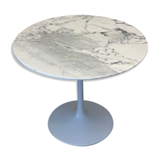 Round Tulip dining table in marble Carrera by Saarinen for Knoll International, 1970s
