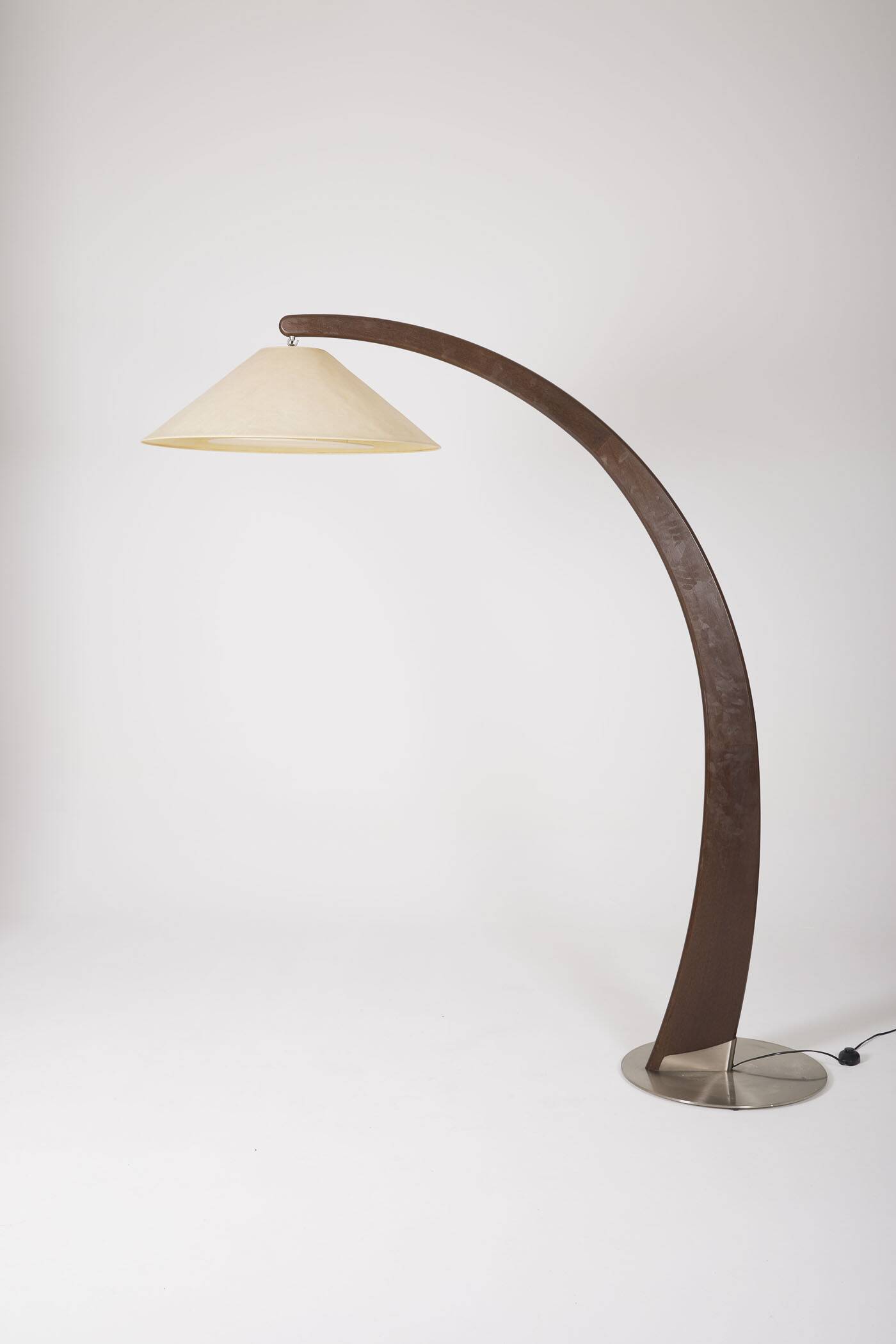 Natuzzi Salotti wooden floor lamp