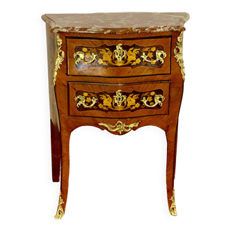 Commode époque Louis XV, marqueterie bois de rose, amarante, bronzes dorés, marbre rouge