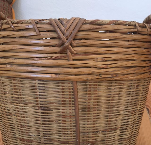 Panier en bambou ancien