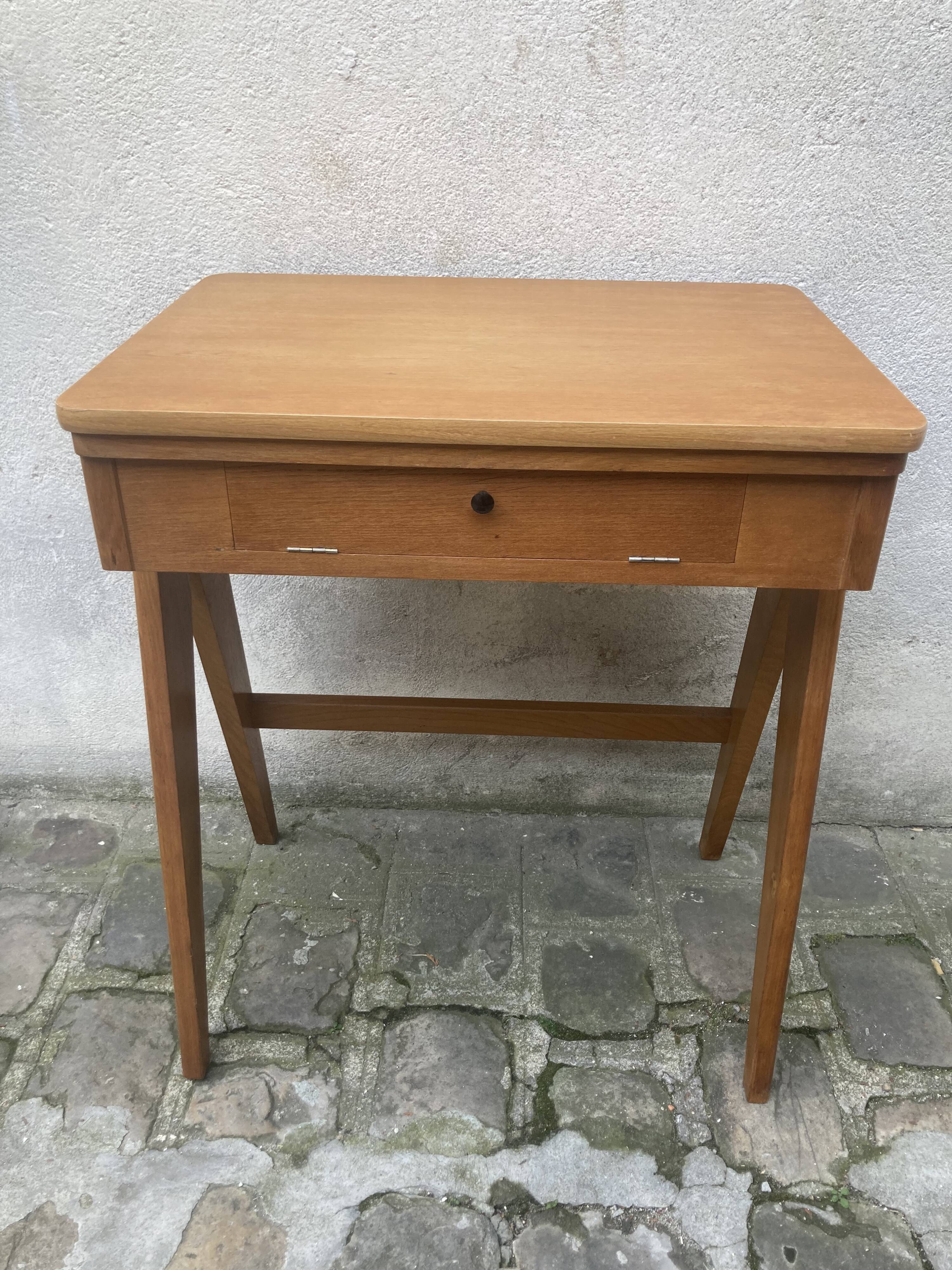 Desk-old sewing machine furniture