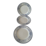 Trio d’assiettes anglaises en faïence fine bleue et blanche, début 20ème